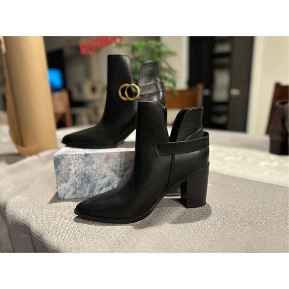 JayGate Womens Pointed Toe Side V Cutout Ankle Chunky Block Heel Boots - Picture 3 of 9